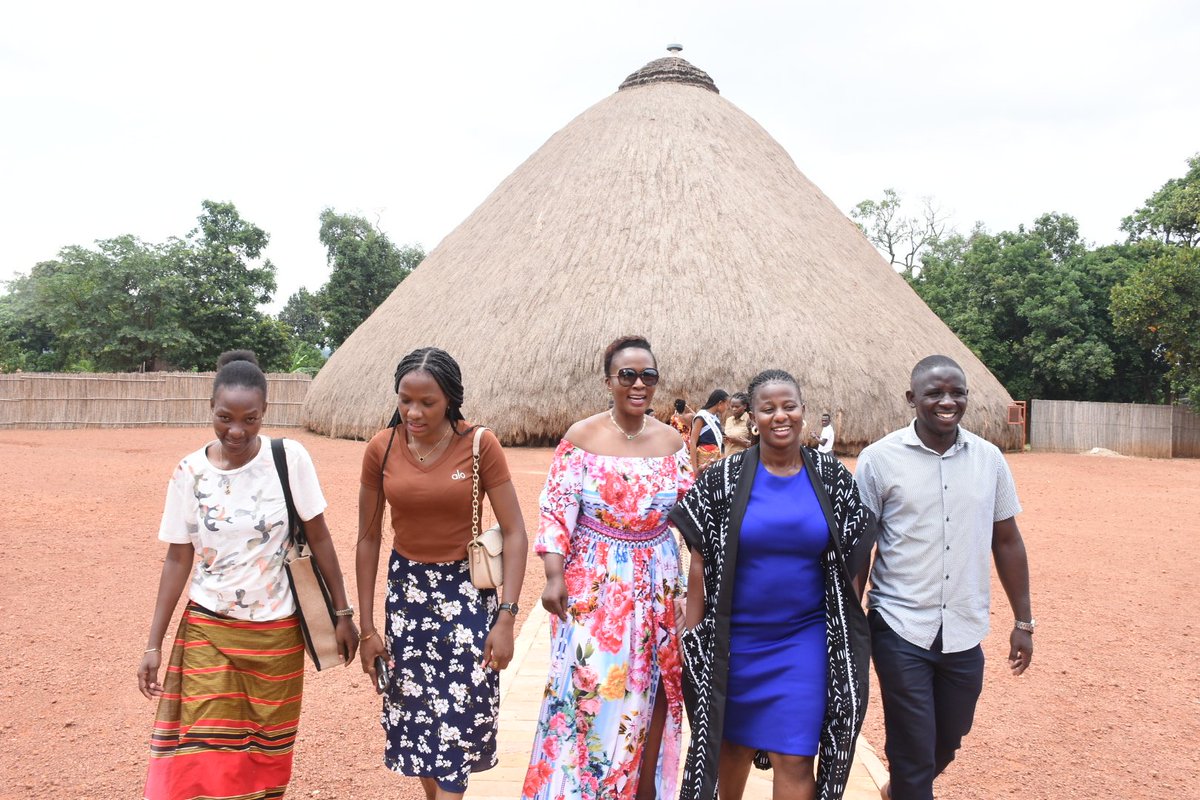TourBugandaUG's tweet photo. Just wrapped up an unforgettable experiential tour of Buganda's heritage sites! From the majestic Kasubi Royal Tombs to the historic Bulange Parliament and the grandeur of Kabaka's Palace, every moment was steeped in rich history and culture. #BugandaHeritage https://t.co/vVCarDxIJy