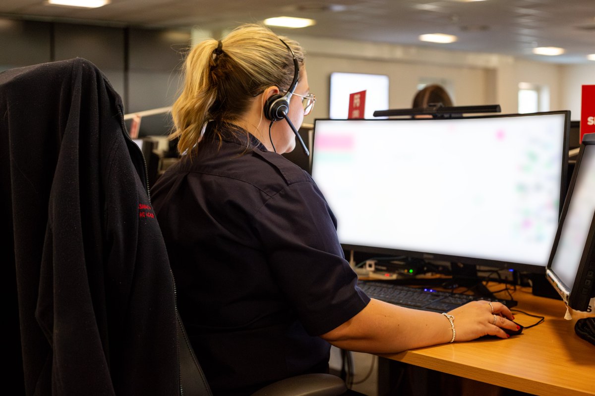 📞 Following several recent instances of fires being reported through our social media channels, please remember to ONLY report incidents by dialling 999. 

🚒 999 is staffed and answered 24/7 by our Fire Control team for them to dispatch crews as necessary.
