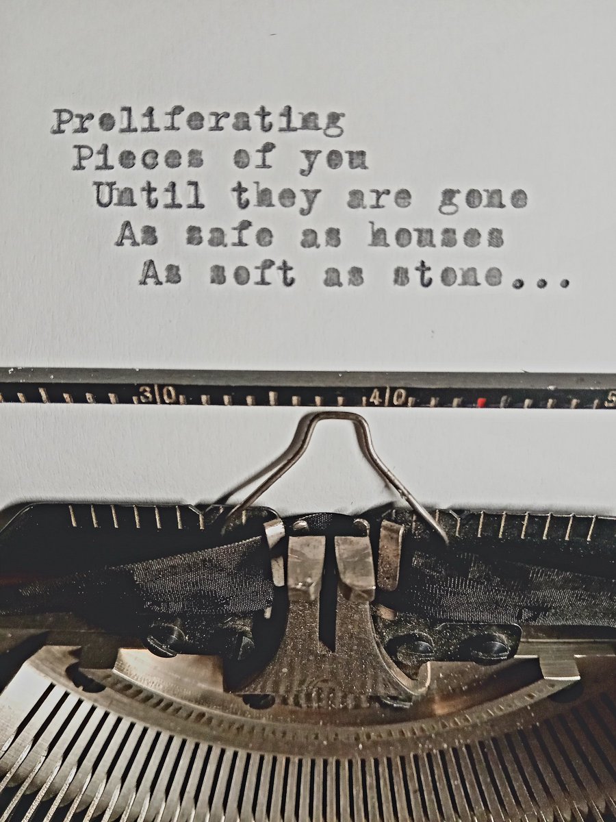 EmmaRugg's tweet image. Proliferating... #typewriter #typewritten