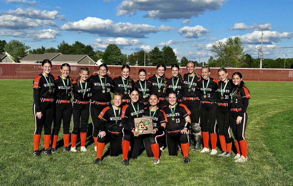 MinsterSoftball's tweet image. We finish our season 26-6. To say we’re proud of our girls would be an understatement.
Thank you to our seniors; our softball family is a better group of people and players because of you. Your legacy will live on forever.
Go Cats!
🥎🧡🐾