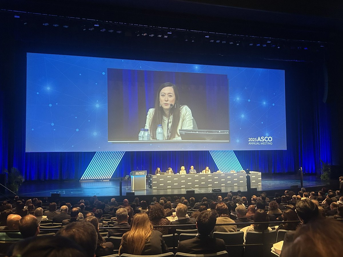 👉🏻 <a href="/TiansterZhang/">Tian Zhang, MD, MHS</a> presenting PDIGREE trial update <a href="/ASCO/">ASCO</a> : PhIII study in 1L metastatic #ccRCC using nivo/ipi → response-adapted treatment (nivo vs cabo vs nivo/cabo). 77% had intermediate-risk IMDC. No new safety signals. Awaiting primary efficacy results. #KidneyCancer #ASCO25
