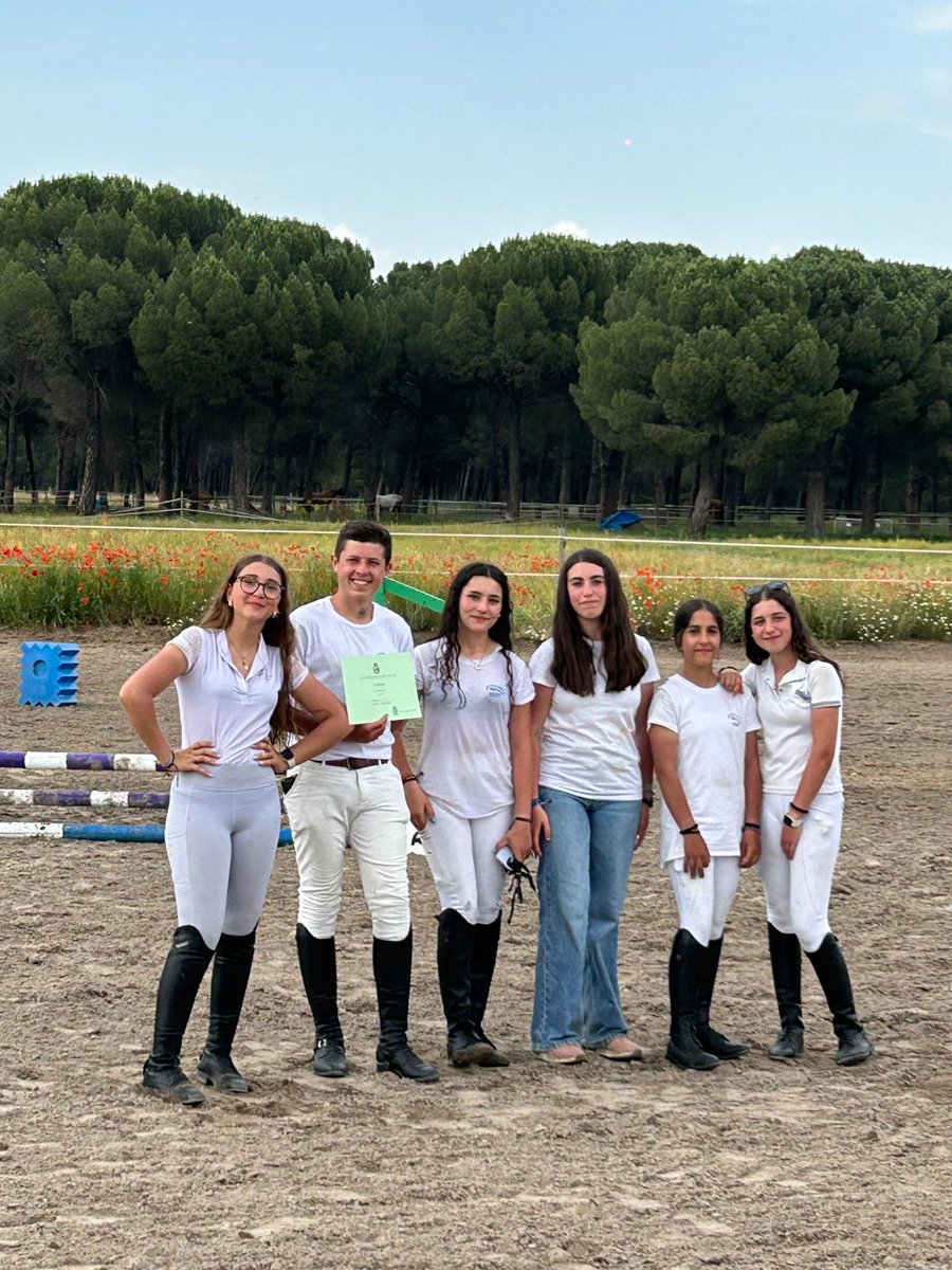 Nuestro equipo de la 2° categoría en la Liga #InterclubCyL ha quedado 🥉🥉tercero🥉🥉 tras la última jornada disputada hoy en Valladolid.

¡Enhorabuena chich@s! 👏👏👏

#Hípica2G, a 10 min de #Ávila.