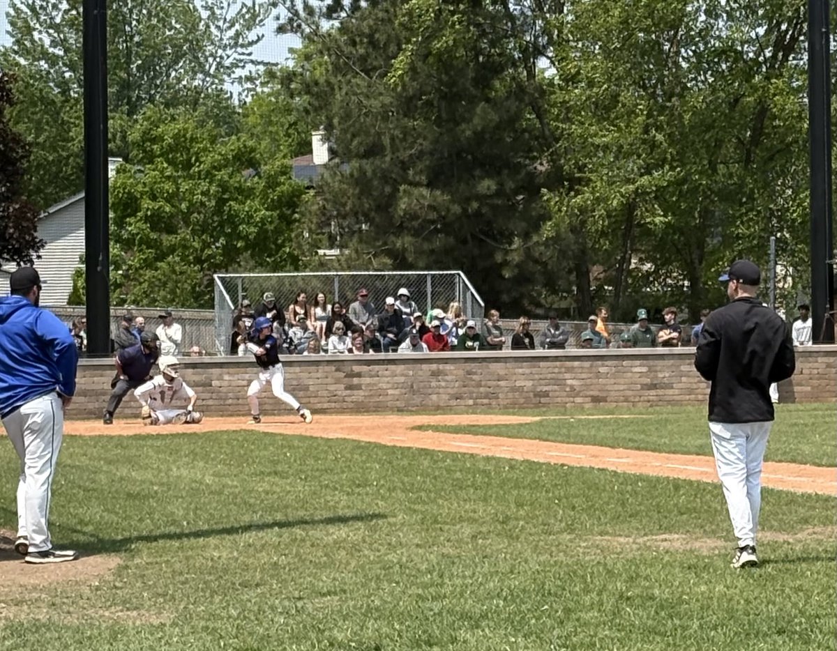 GalltKelley's tweet photo. My buddy and I enjoyed some D95 LZHS baseball today! Way to go Bears… pulled out the win, 9-8! Exciting! #Empower95 #ProudSup https://t.co/Q3NiPdDPtw