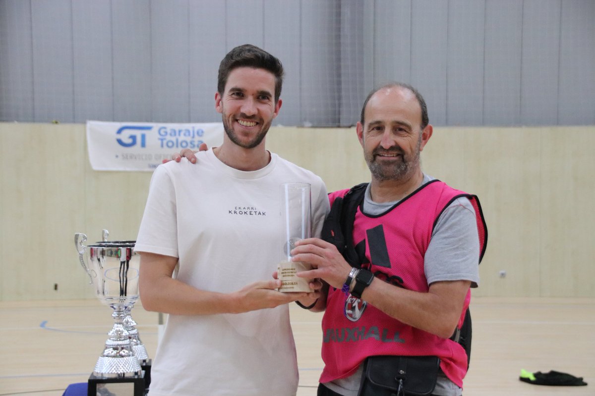 🏆 Play-Off Liga 1ª División | Final

🏆 <a href="/herrikide/">Herrikide</a>
🥈 <a href="/aretofutbola/">Aloña Mendi Areto Futbola</a> Aloña Mendi
⚽ <a href="/AnderArkTek/">Ander Pecharroman</a> <a href="/EguzkiAreto/">Eguzki Areto Futbola</a>

<a href="/gipuzkoafutbola/">Gipuzkoako Futbol Federazioa</a>

#futsal #aretofutbola #futsalreferee #referee #arbitro #arbitra #ctafs #rfef #tolosa #quenotelocuenten #cogafs