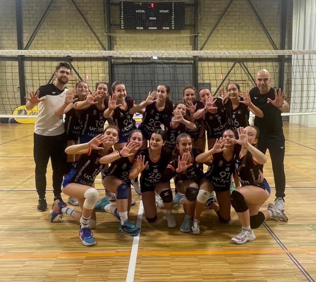 VoleibolLeganes's tweet image. 🇪🇸🏆 Final 5º-6º Puesto | Campeonato de España Infantil Femenino

🏐 Infantil A Femenino
🆚 Cartonajes Guillana Esporles VC
🏆 3-1

#VamosLega 💙🤍
#MejorCanteraESP 💪🇪🇸
