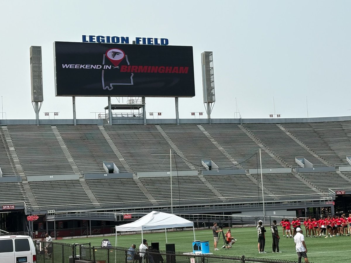Some of the best our state has to offer attended the Girls Flag Football Clinic at Legion Field put on by your Atlanta Falcons!

Let’s go girls!

#BamasBest
