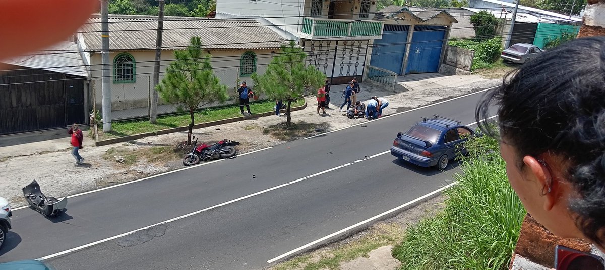 EdSer85's tweet photo. Accidente calle un solo sentido a cojutepeque, tomen precausiones https://t.co/zHhomH81UP
