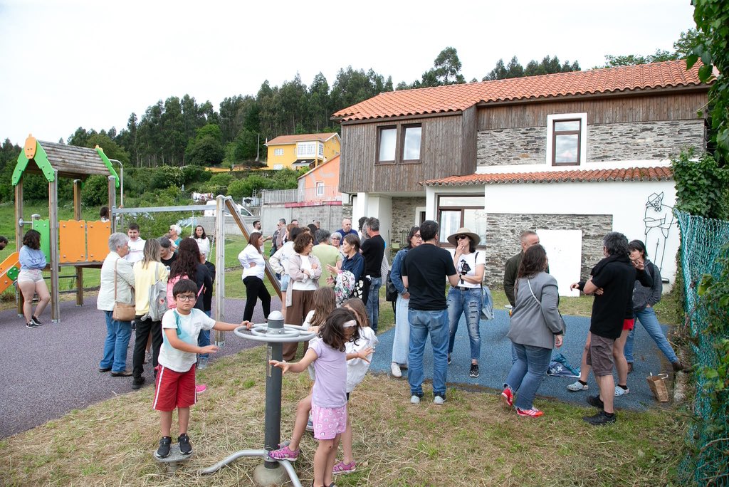 Valentín Formoso (@valentinformoso) on Twitter photo Esta tarde compartín coa veciñanza de Aviño (Valdoviño) a inauguración do seu novo local social, unha antiga escola unitaria renovada cos fondos do #PlanÚnico da <a href="/Depucoruna/">Deputación da Coruña</a>, que agora cobra unha segunda vida como lugar de encontro das familias.
Grazas pola acollida! Esta tarde compartín coa veciñanza de Aviño (Valdoviño) a inauguración do seu novo local social, unha antiga escola unitaria renovada cos fondos do #PlanÚnico da <a href="/Depucoruna/">Deputación da Coruña</a>, que agora cobra unha segunda vida como lugar de encontro das familias.
Grazas pola acollida!