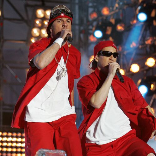 Sur votre radio CHIC RADIO HITS : Mauvaise foi nocturne (feat Vitoo) (2007) - FATAL BAZOOKA labels4radios.eu #chicradiohits #top40 #hits