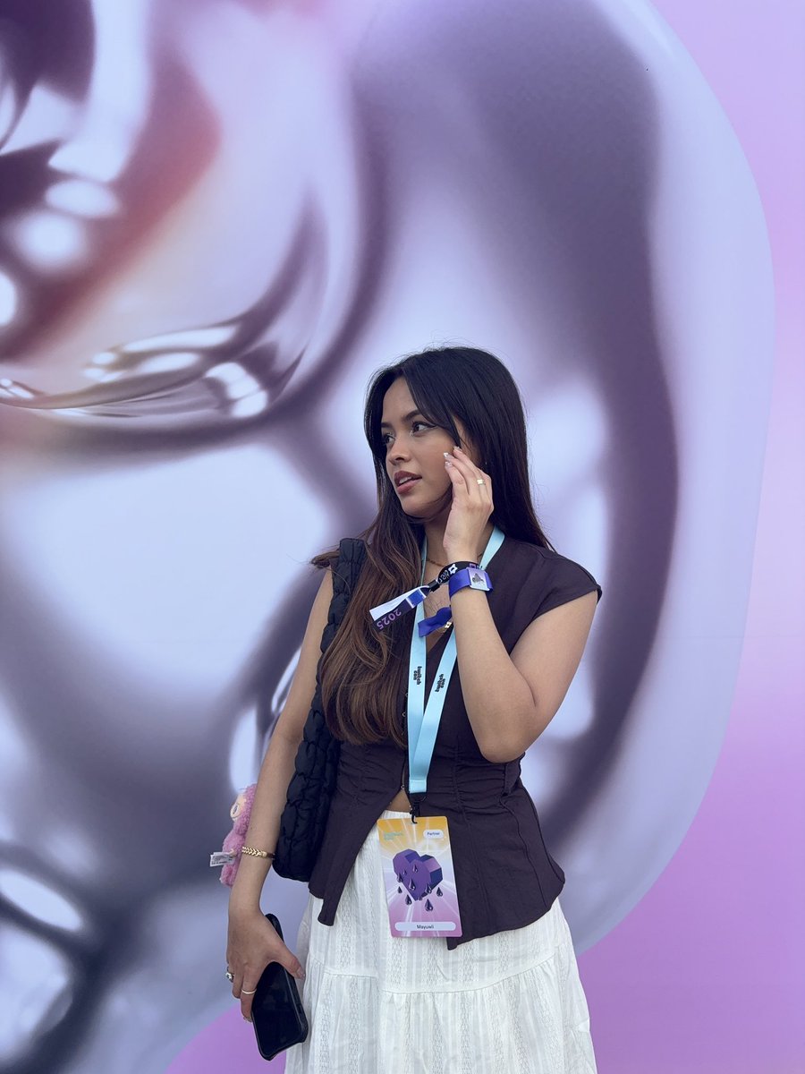 At #TwitchCon 💗🧸