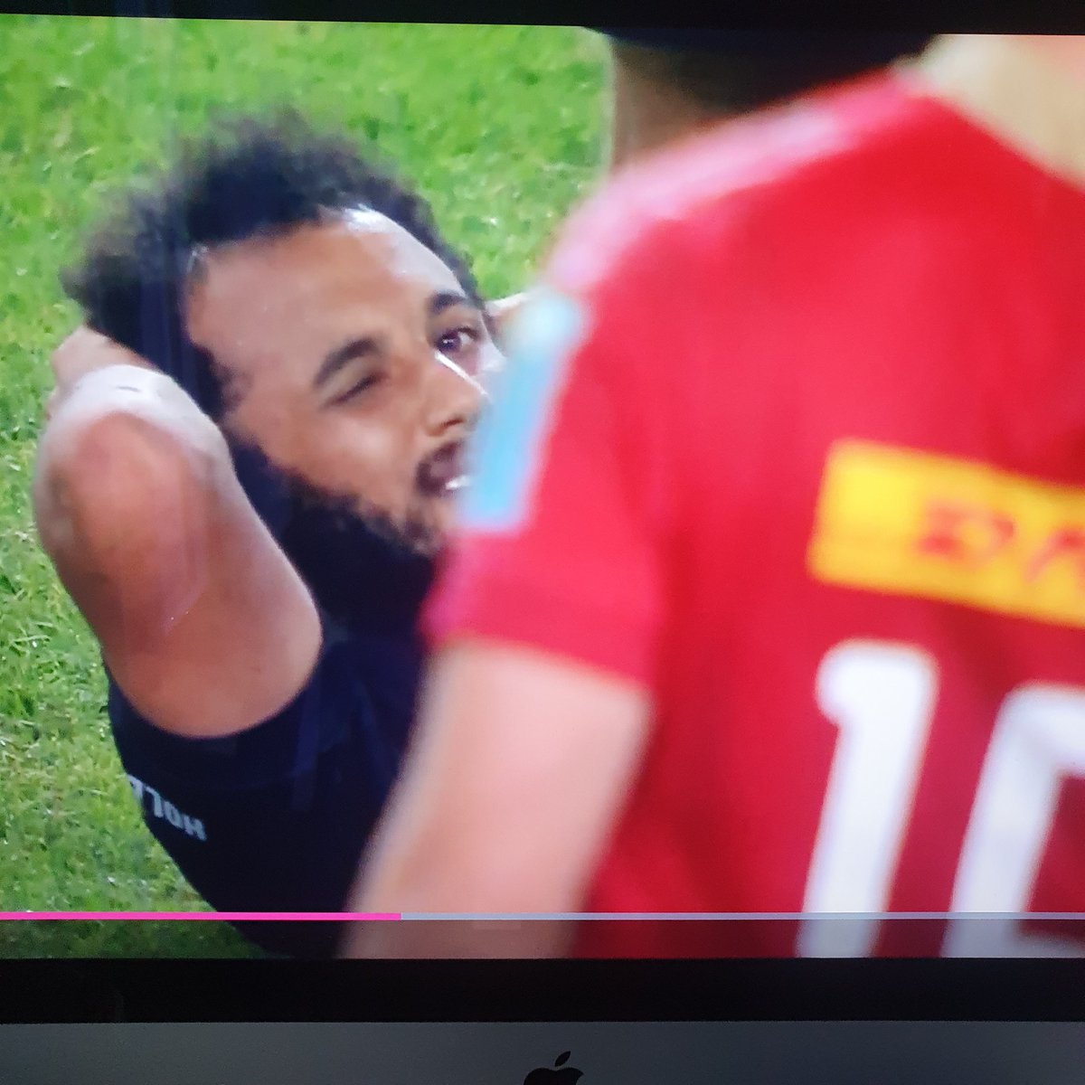 There isn't a semblance of good in a single one of these sharks. Boo-ing crowd included #munster