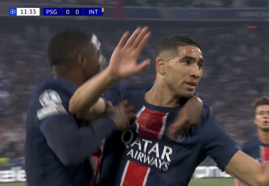Moroccoballerz's tweet photo. The best RB in the world. Hakimi ❤️ 🇲🇦 https://t.co/nlYoHX2szo