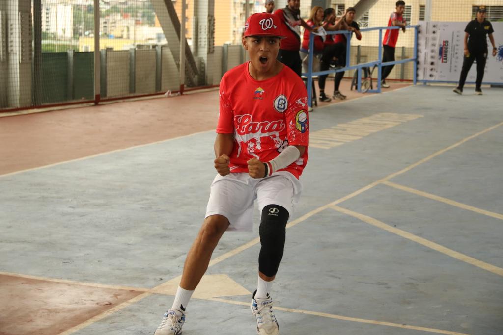 #NacionalAdultosB5 🤚🏻⚾
#Semifinal

En imágenes 📸 la selección de #Lara 🆚 #Caracas en el IV Campeonato Nacional de #Beisbol5 Adultos 

📍Caracas, Distrito Capital
🏟️ La Vega Stadium
💻 fevebeisbol.org

#NacionalesFEVEBEISBOL #LVB5
#BEISBOL5 #Baseball5

@baseball5