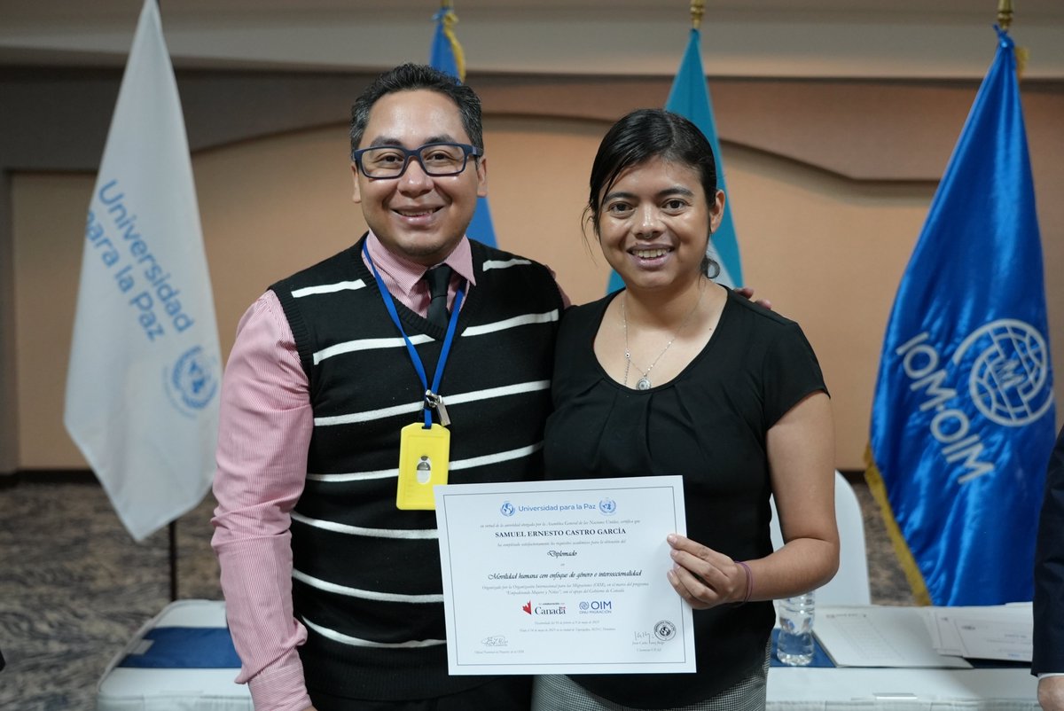 OIM Honduras (@oimhonduras) on Twitter photo El Salvador🇸🇻 y Honduras🇭🇳culminan con éxito el Diplomado en Movilidad Humana con Enfoque de Género, gracias a <a href="/UPEACE/">University for Peace</a> y <a href="/EmbCanCRHNNI/">Canadá en Costa Rica, Honduras y Nicaragua</a>. Este logro fortalece a representantes de Gobierno y personal de OSC en la defensa de los derechos de las mujeres y niñas migrantes o refugiadas. El Salvador🇸🇻 y Honduras🇭🇳culminan con éxito el Diplomado en Movilidad Humana con Enfoque de Género, gracias a <a href="/UPEACE/">University for Peace</a> y <a href="/EmbCanCRHNNI/">Canadá en Costa Rica, Honduras y Nicaragua</a>. Este logro fortalece a representantes de Gobierno y personal de OSC en la defensa de los derechos de las mujeres y niñas migrantes o refugiadas.