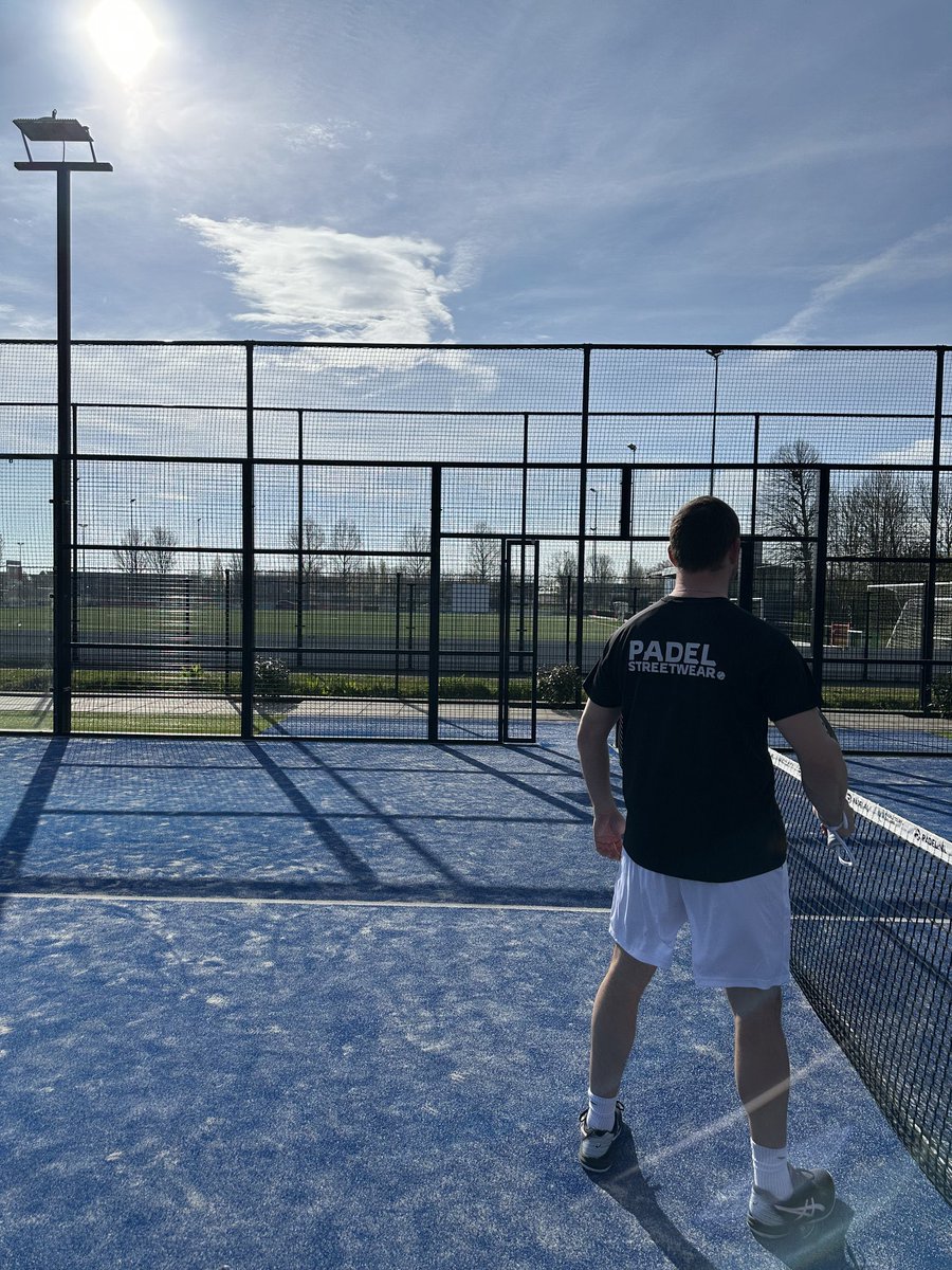 Bekijk hier de 2Padel sport collectie. 
Sportieve kleding voor op de padelbaan 🎾😎💪🏻

2padel.nl/collections/sp…