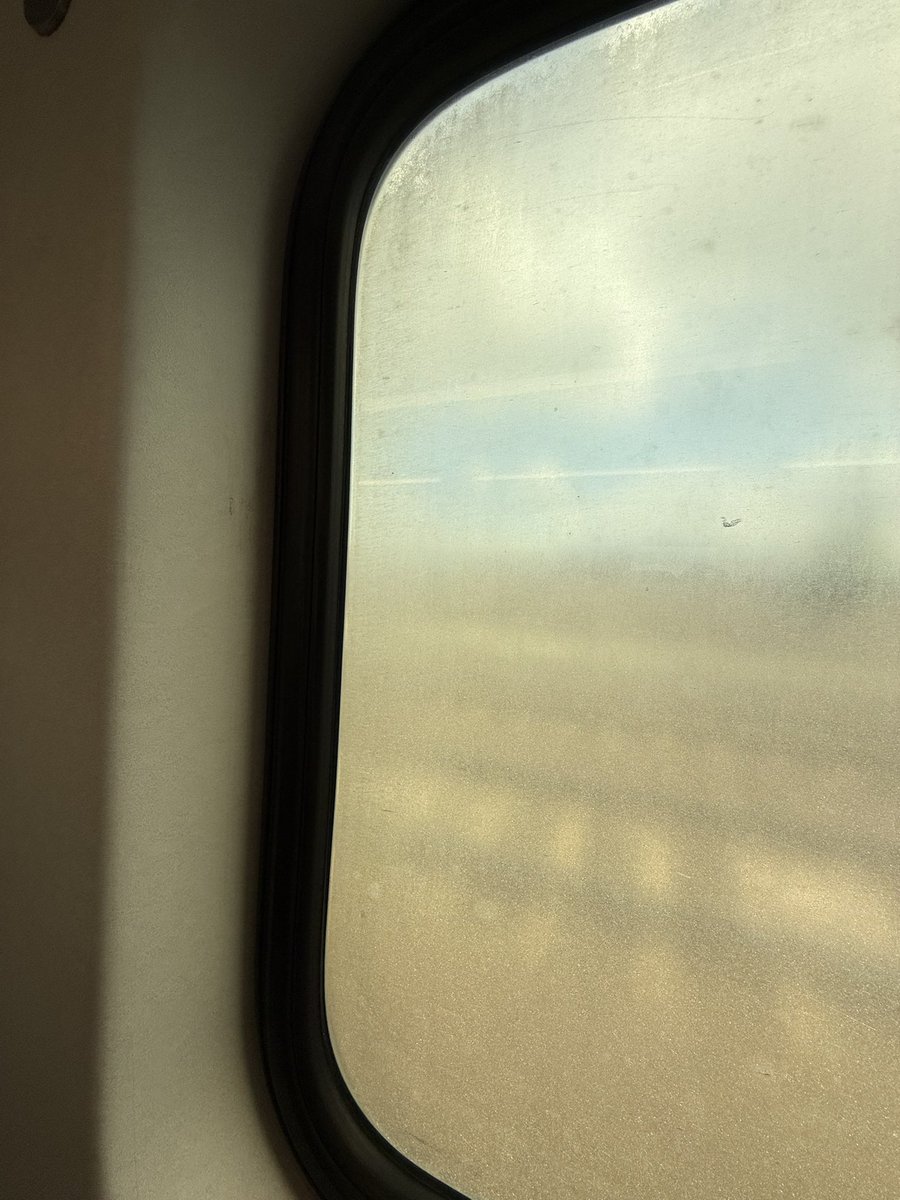 mattbauer_01's tweet photo. @NJTRANSIT you guys can’t afford to clean the windows on your train cars? https://t.co/xpiEapwLnT