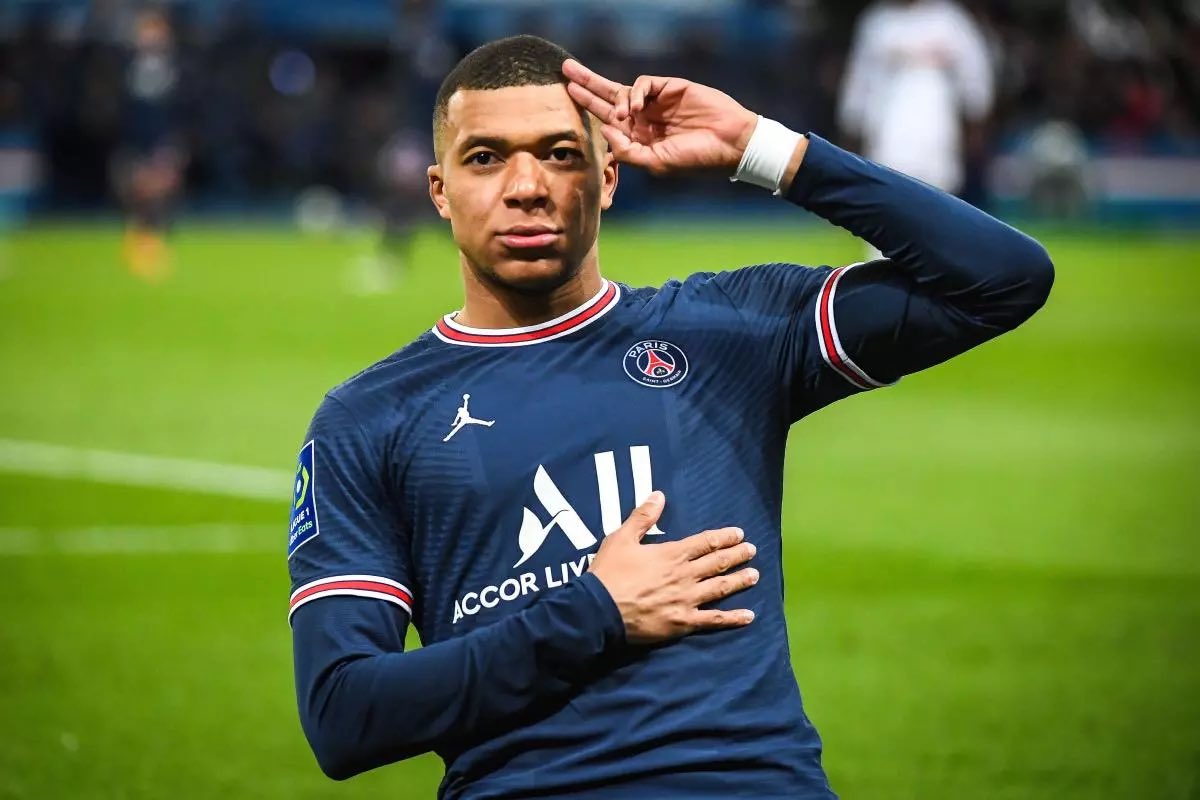 StokeyyG2's tweet photo. This man left PSG to win the UCL just for PSG to potentially win it the year later 🤣🤣 https://t.co/ZKsEkwb0vX
