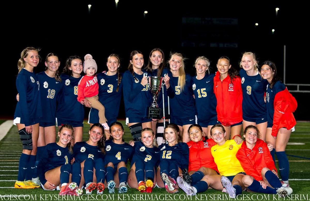 izzyschroder2's tweet photo. Ended my junior season with 15 goals, 4 assists, and 34 points !!  Such an amazing family❤️❤️ #chapfam https://t.co/M8mo2oJHyr