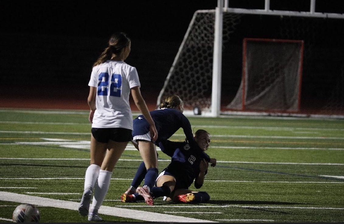 izzyschroder2's tweet photo. Ended my junior season with 15 goals, 4 assists, and 34 points !!  Such an amazing family❤️❤️ #chapfam https://t.co/M8mo2oJHyr
