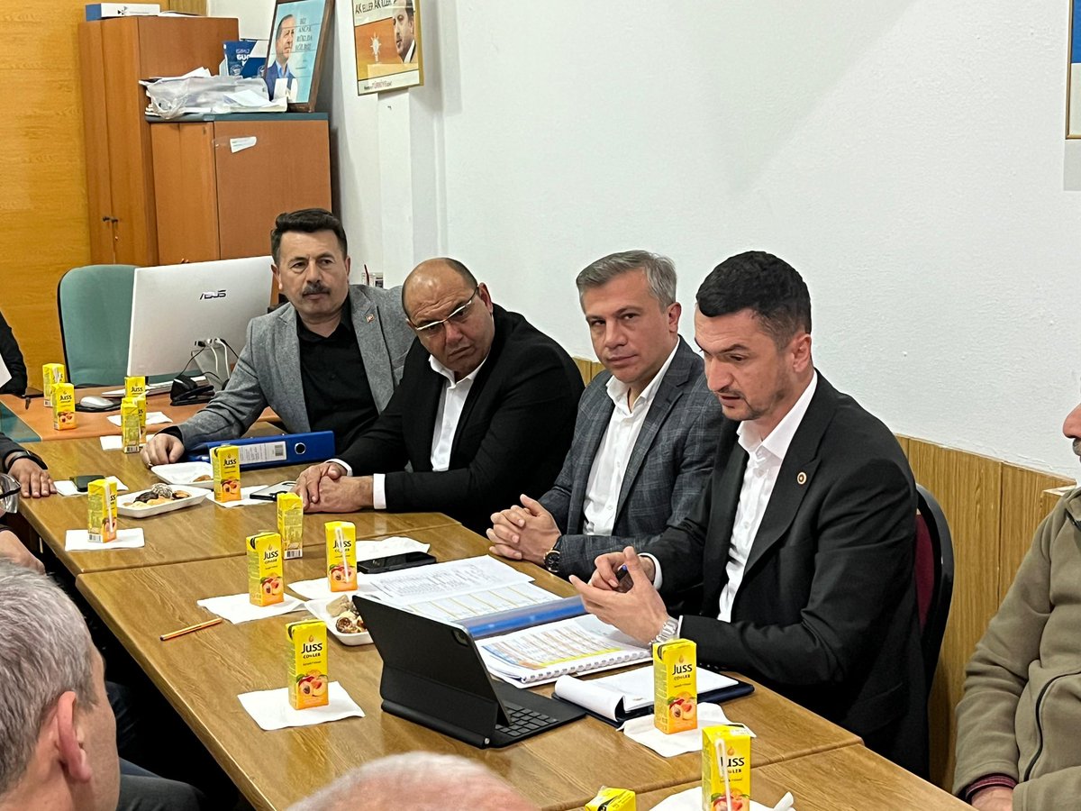 AK Parti Burdur Milletvekilimiz ve İl Koordinatörümüz Sayın Mustafa Oğuz, İl Başkanımız Sayın Suat Güner, İl Başkan Vekilimiz İlhami Akça, İlçe Koordinatörlerimiz ve İl Yönetim Kurulu Üyelerimiz ile birlikte Seben İlçe Başkanlığımızı ziyaret ettik. 

#AKParti #AKPartiBolu