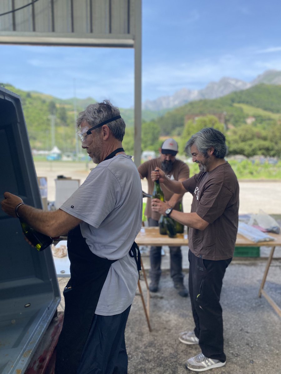 Y lo bien que lo pasamos burbujeando …. 😉😂😋. Vicaruela en marcha ….