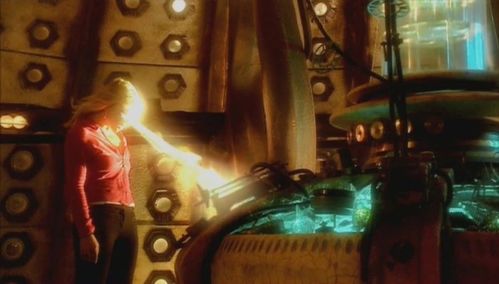 Same energy as the preamble to the 15th Doctors regeneration  “I looked into the Tardis and the Tardis looked into me.” Makes sense it’s Rose #DoctorWho