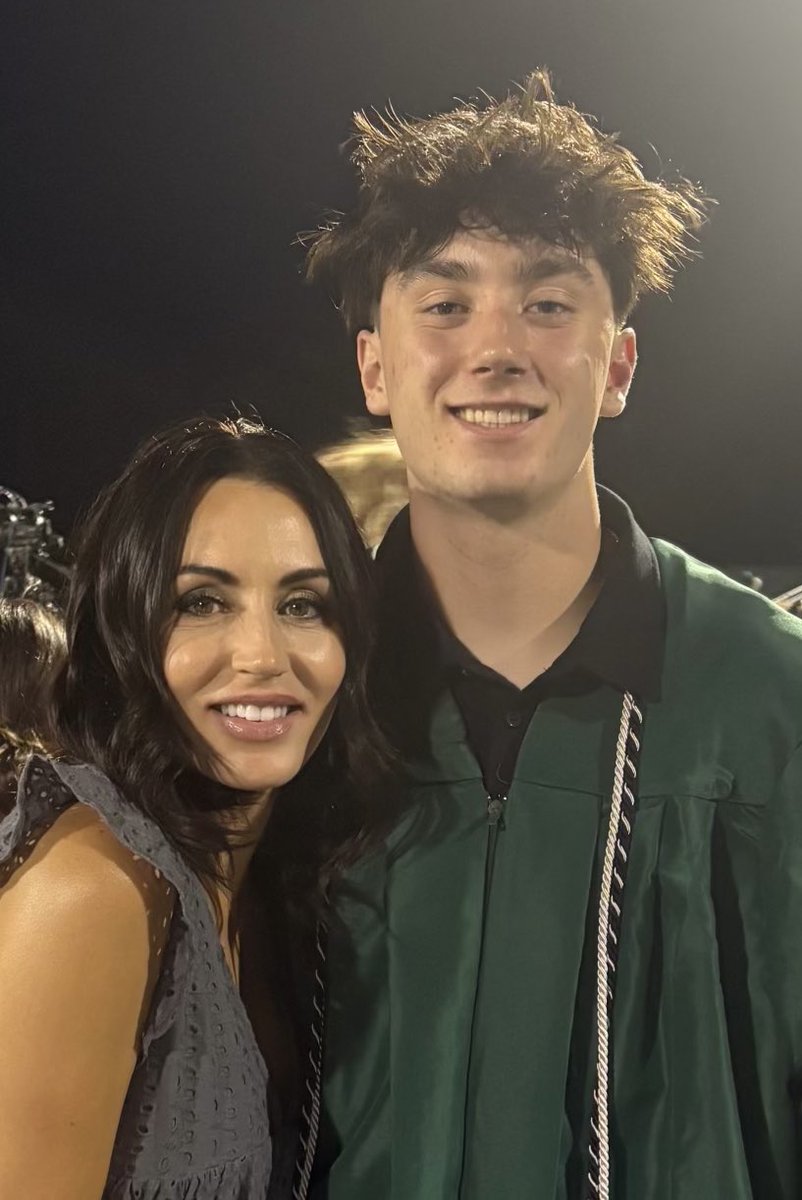 runningawry's tweet image. Wrapping my head around the fact that this day has come and gone! To say that I am proud of my son is a complete understatement… he brings me so much joy, happiness, laughter and unconditional love… I am beyond blessed and so very lucky to be his Mom! #Noah #Grad2025 #honors