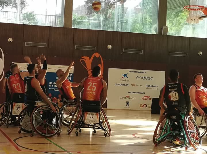 CON LA CABEZA BIEN ALTA
Bidaideak no puede tumbar al campeón de Europa (61-52) y luchará por el bronce contra Ucam Murcia BSR mañana a las 09:30.