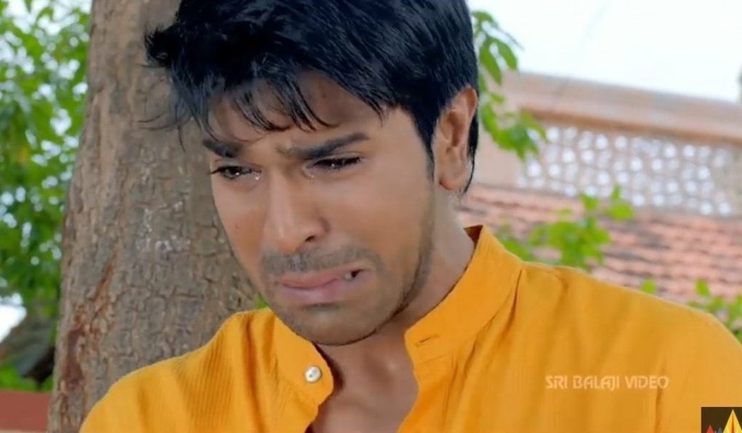 CultSampu's tweet photo. Saradhaga mee deggara unna mee favourite #globalstar @AlwaysRamCharan pics veyandi.... Waiting 

Mine:- https://t.co/YDVznbDI7z