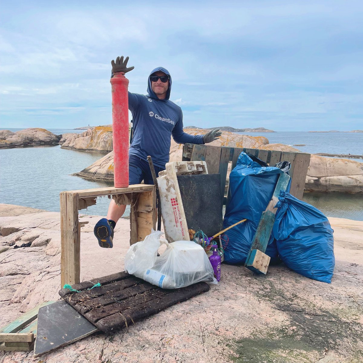 _CleanSea's tweet image. Another month of cleaning the coastline, getting these bays, beaches, nature reserves and islands sparkling clean! And how wonderful to see progress. 🥳🌊🐠
Hope you all are having a wonderful weekend!
