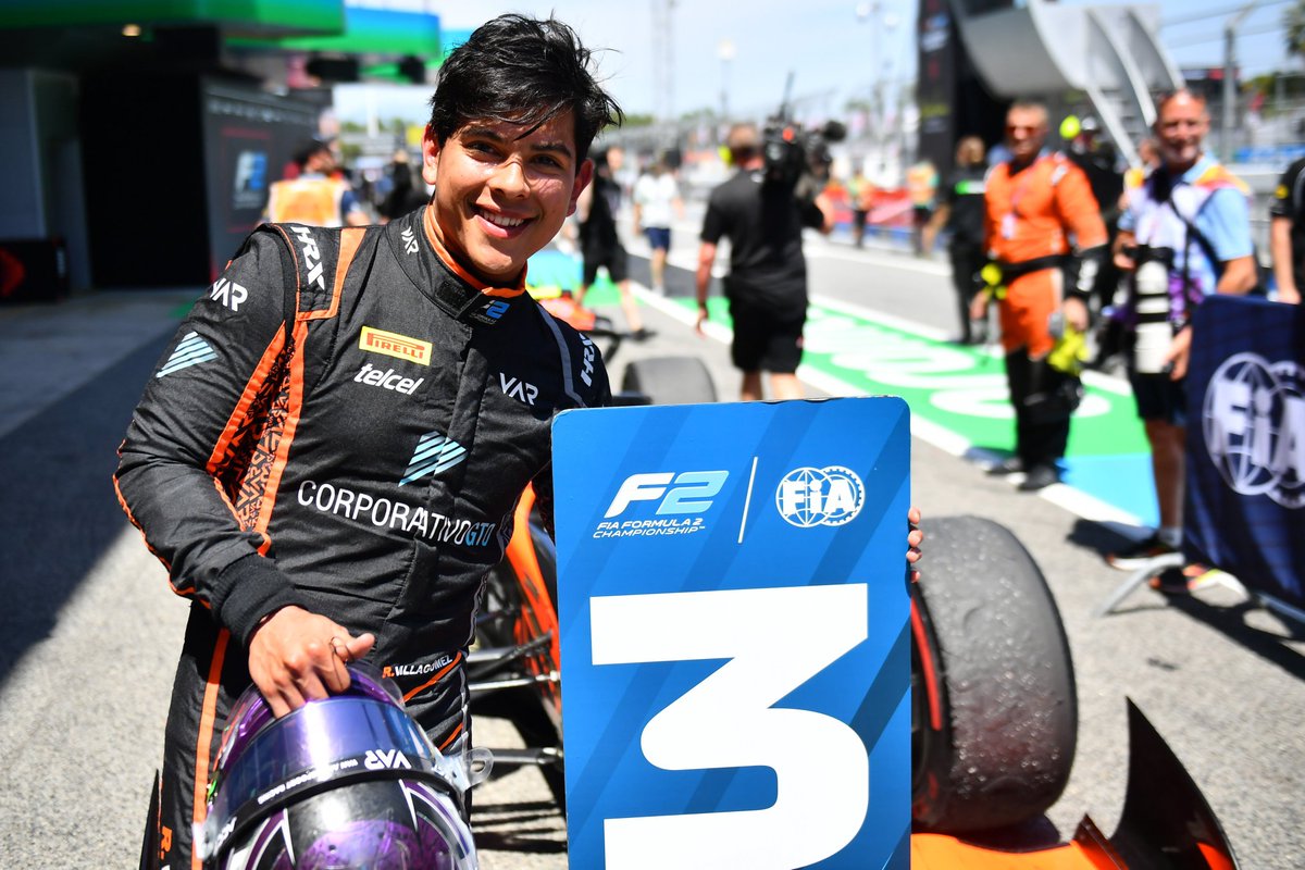 spiderperez11's tweet photo. POCO SE HABLA DE QUE EL PILOTO MEXICANO, RAFAEL VILLAGOMEZ OBTUVO SU PRIMER PODIO EN LA F2, SALIENDO DE P22 Y FINALIZÓ P3!!!! https://t.co/gfruvTUkA9