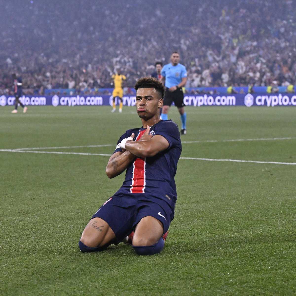 PSG_espanol's tweet photo. 🤷‍♂️🥶 https://t.co/86BogfGMqU