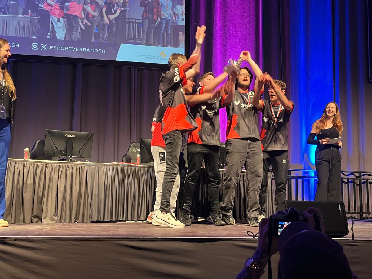 WE ARE STATE CHAMPIONS🏆🚀

We are the first ever State Champions of Schleswig-Holstein and Germany🤯

Thanks to all who cheered for us🙏
#VALORANT #StateChampions #goING #dreamING