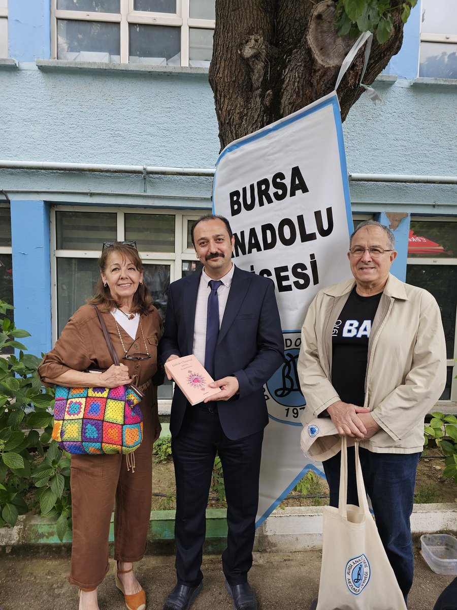 Bursa Anadolu Lisesi Mezunlar Derneği’nin geleneksel “Döner Günü” buluşmasına, öğretmenlerimizle birlikte katıldık.* 

Etkinlikte, önceki dönem mezunlarımızın yanı sıra, genç mezunlarımız da yer aldı.
#bursaanadolulisesi
<a href="/bal_mezunlari/">BAL Mezunlar Derneği</a>