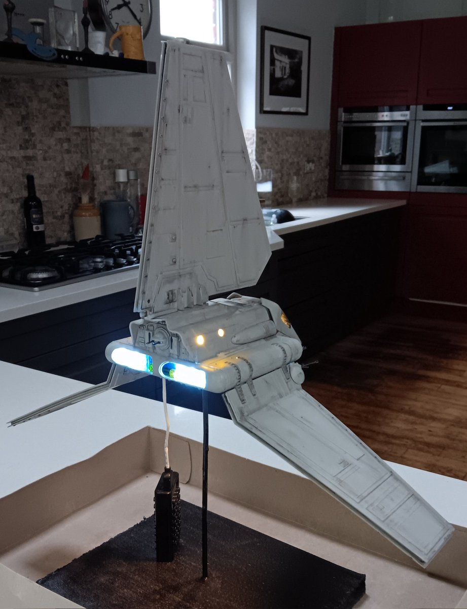 ametcalfe42's tweet image. I think I&apos;m calling that a wrap! #jffbook Imperial Shuttle Tydirium is up and in flight mode. As a kit from 1983, I knew there would be some fit issues &amp;amp; I enjoyed incorporating the lighting set as well. It&apos;s been an enjoyable &amp;amp; at times stressful build, but I&apos;m pleased 😀