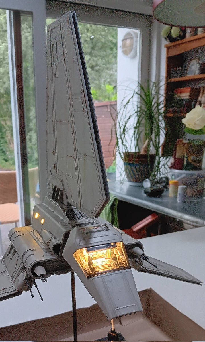 ametcalfe42's tweet image. I think I&apos;m calling that a wrap! #jffbook Imperial Shuttle Tydirium is up and in flight mode. As a kit from 1983, I knew there would be some fit issues &amp;amp; I enjoyed incorporating the lighting set as well. It&apos;s been an enjoyable &amp;amp; at times stressful build, but I&apos;m pleased 😀