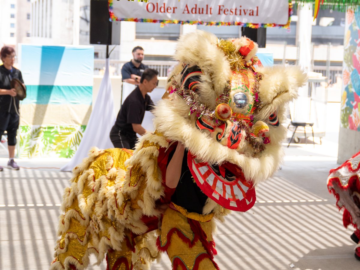 socalgas's tweet image. #TeamSoCalGas wrapped up #APIHeritageMonth by joining @RHFoundation at their Angelus Plaza API Festival. Volunteers helped distribute food to local seniors &amp;amp; we&apos;re proud to support such a meaningful event. Grateful to give back &amp;amp; celebrate the rich heritage of our API community!