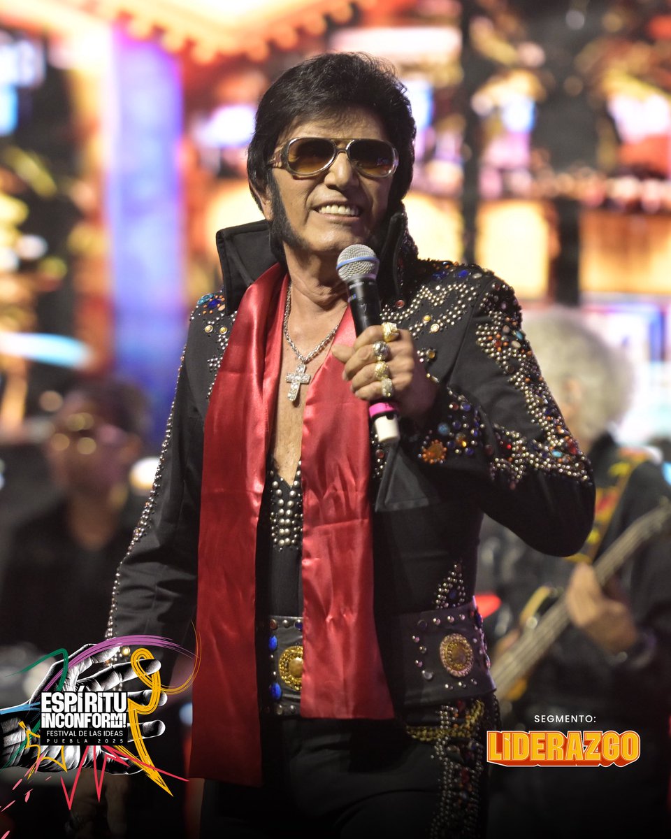 ¡Fuimos transportados a una era legendaria! ✨ El inigualable Héctor Ortiz, considerado el mejor personificador de Elvis Presley en Latinoamérica, ¡hizo vibrar al público en el #FDIPuebla2025! Su energía y pasión son una celebración del #EspírituInconforme. 🎤⭐