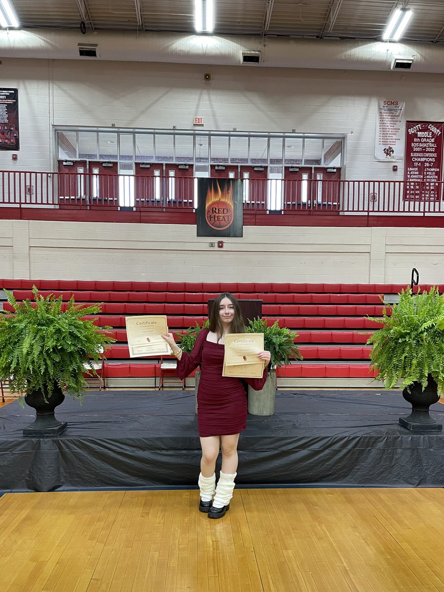 EmilyKateClark's tweet photo. #graduation was a success. Award for 4.0 gpa, psat, and theatre 🎭 https://t.co/TDLUYD0soY