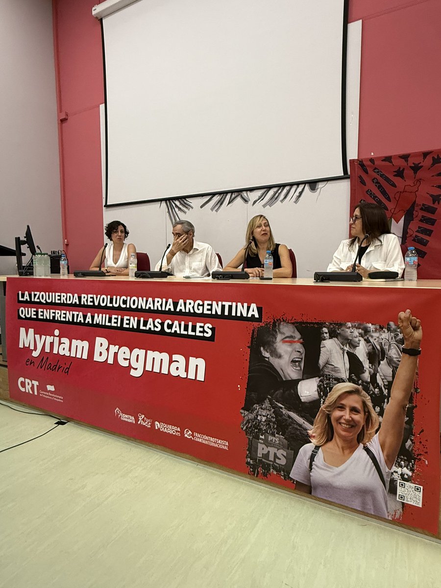 Gustavo Pecoraro 🇪🇸🏳️🌈🇦🇷 #LaPeco 💚🔻 (@gustavopecoraro) on Twitter photo Madrid a pleno calor y con lleno total en la presentación de “Zurda” de <a href="/myriambregman/">Myriam Bregman</a>
El libro se agotó así que la foto es con uno prestado.
Un gustazo el encuentro con <a href="/CarolinaMeloni1/">Carolina Meloni</a> y Mario Espinoza con quienes compartí abanico 🪭
¡Qué calor! 🥵
#LaPeco 🐞 Madrid a pleno calor y con lleno total en la presentación de “Zurda” de <a href="/myriambregman/">Myriam Bregman</a>
El libro se agotó así que la foto es con uno prestado.
Un gustazo el encuentro con <a href="/CarolinaMeloni1/">Carolina Meloni</a> y Mario Espinoza con quienes compartí abanico 🪭
¡Qué calor! 🥵
#LaPeco 🐞