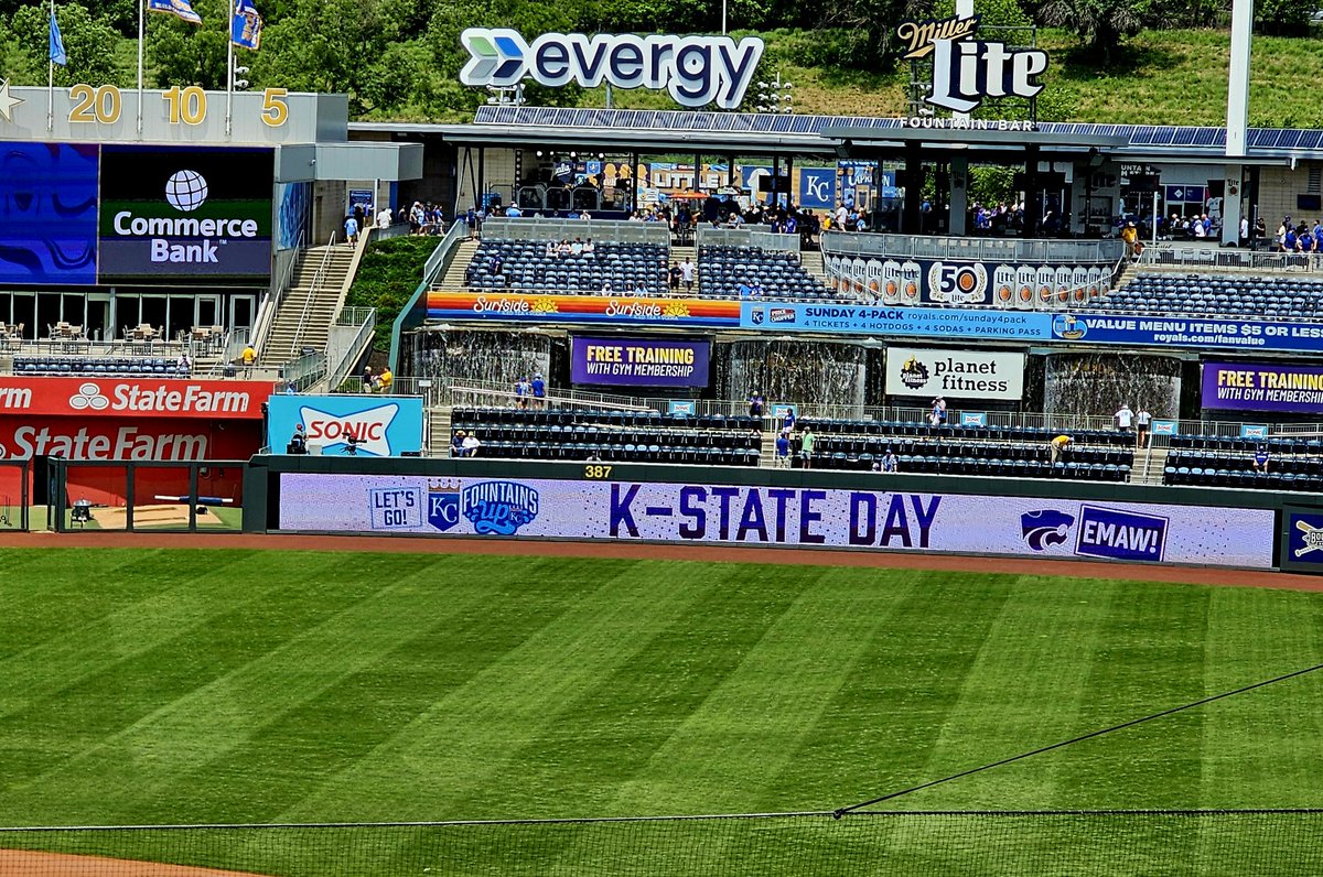 751ALF's tweet image. K-State Day at the K,
 while watching KSU on ESPN+. #Family #EMAW