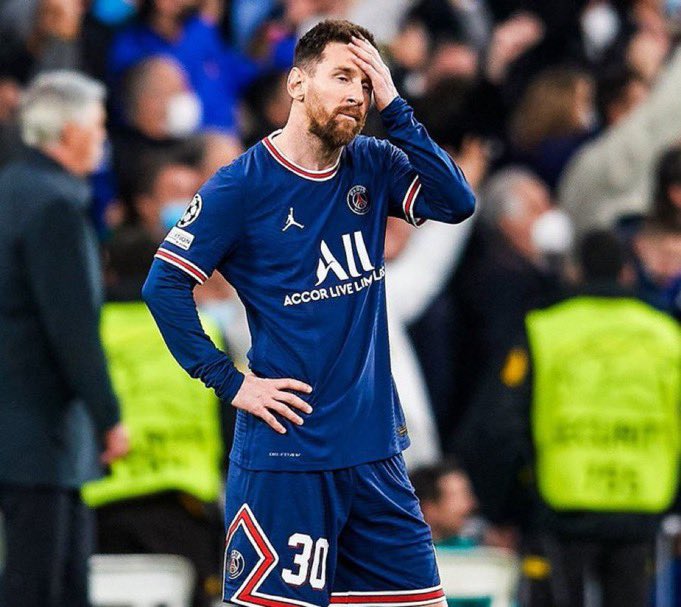 باريس بعد خروج ميسي

الموسم الماضي كان قريب من تحقيق سداسيه لكن فشل في اخر لحظه

الموسم هذا قريب من تحقيق السداسيه 

لن يخبرك الاعلام بذالك