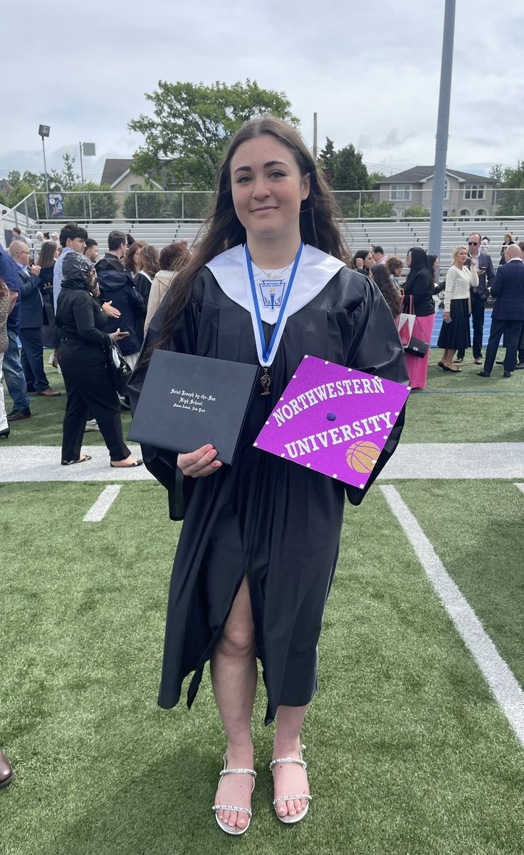 This kid is off to college in 3 weeks!!! I love you Angelina and am so incredibly proud of you💙💜 <a href="/angelinahodgens/">angelina hodgens</a>