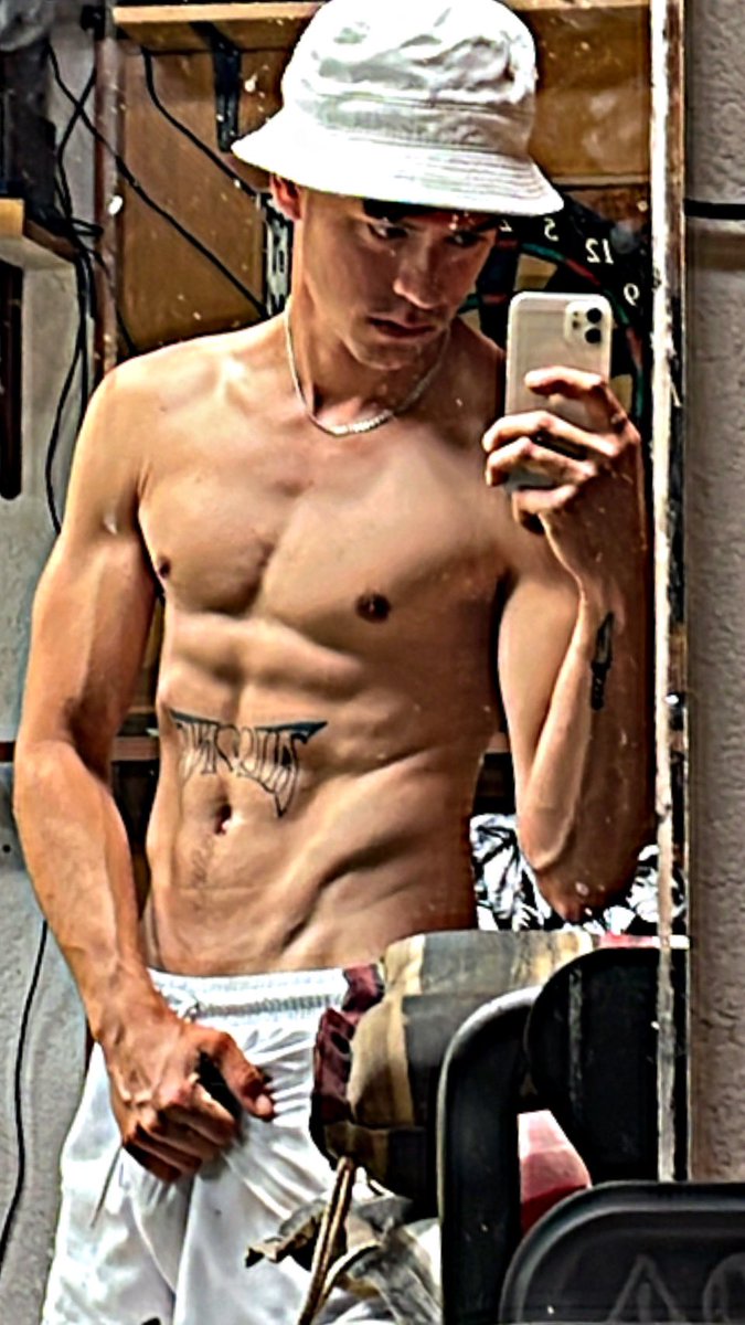 gi_kcelf01's tweet photo. Harte Arbeit zahlt sich aus 💥 Willst du sehen, was noch hinter den Kulissen abgeht? ⬇️ 

https://t.co/3RrtxPGtN1

#OnlyFans #OnlyFansGermany #OnlyFansCreator #OnlyFansContent #NSFW #FitnessModel #BodyGoals #MaleModel #AbsCheck #SpiegelSelfie #InstaBody #FitBoy #GymVibes https://t.co/JPISJDXiVl