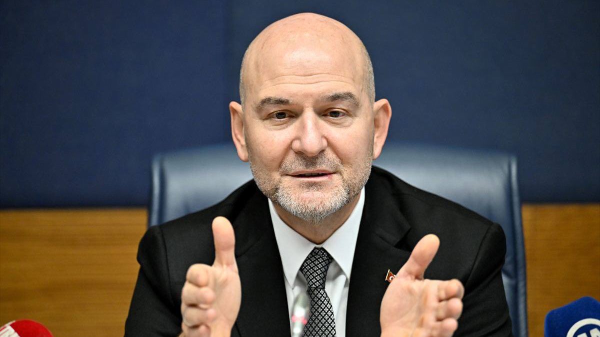 🗣️ AK Parti Milletvekili Süleyman Soylu:

“Bu millet Şam'daki Emevi Camiinde nasıl namaz kıldıysa; evlatlarıyla, komutanlarıyla ve bütün kardeşleriyle beraber ilk kıblemiz Mescid-i Aksa'da da namaz kılacaktır!”