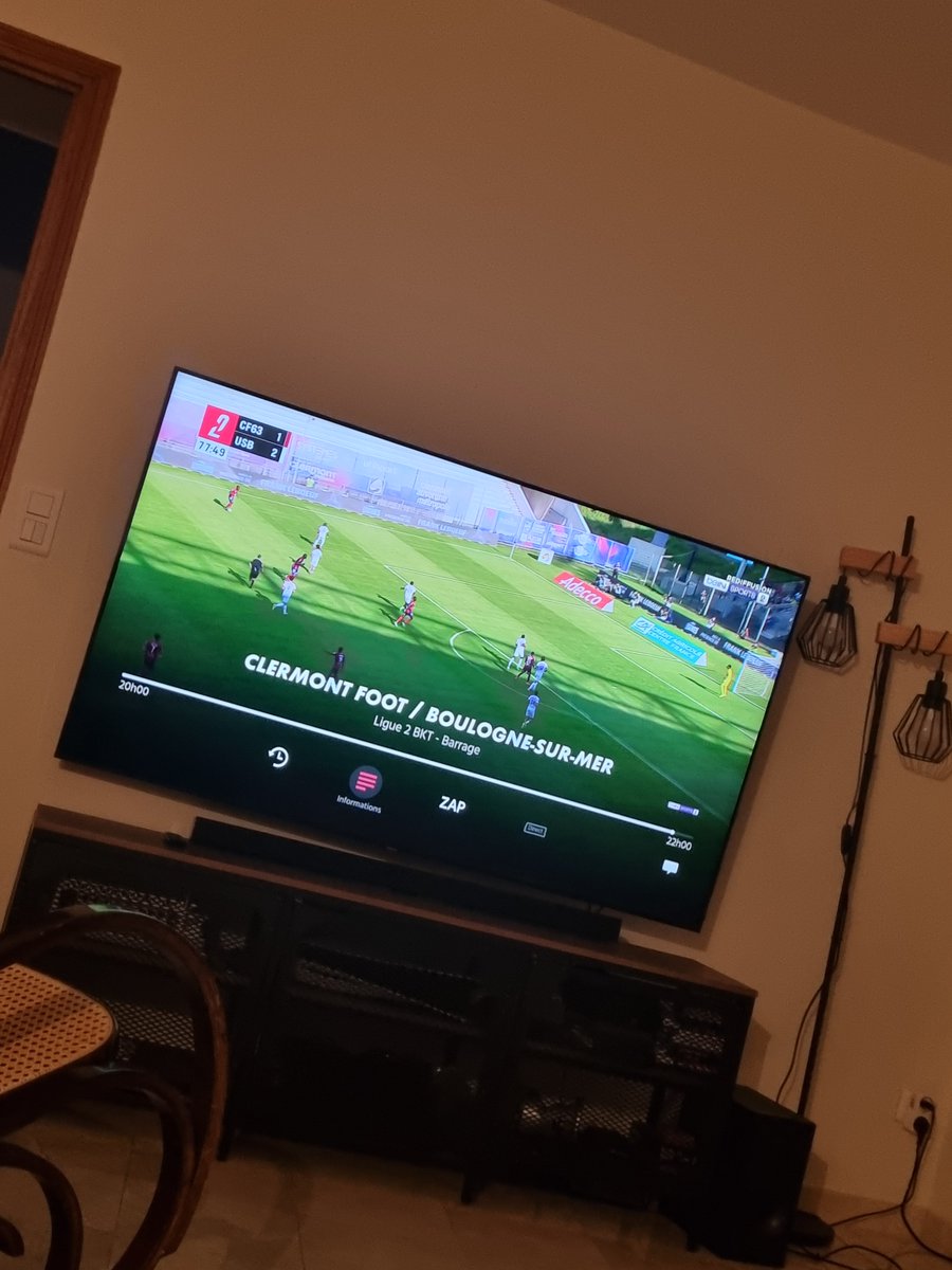 LorisHgnr's tweet photo. L'événement incontournable du soir : La rediffusion de Clermont-Boulogne sur BeIN sport 2

(Vraiment curieux de savoir combien de téléspectateurs) https://t.co/VsAsw9Ob55
