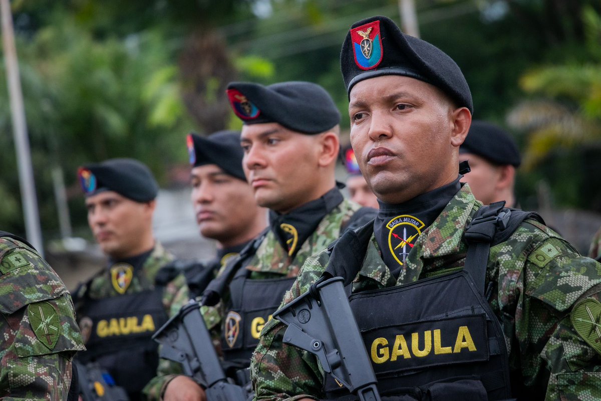 General Luis Emilio Cardozo Santamaría (@comandante_ejc) on Twitter photo Hoy acompañé al señor ministro de Defensa, @MinDefensaCol, y a la cúpula militar en la activación del <a href="/GaulaMilitares/">GAULA MILITARES</a> Magdalena Medio en Barrancabermeja, #Santander. Esta unidad élite protegerá a más de 600.000 colombianos en 30 municipios de la región.
Nuestros soldados del Hoy acompañé al señor ministro de Defensa, @MinDefensaCol, y a la cúpula militar en la activación del <a href="/GaulaMilitares/">GAULA MILITARES</a> Magdalena Medio en Barrancabermeja, #Santander. Esta unidad élite protegerá a más de 600.000 colombianos en 30 municipios de la región.
Nuestros soldados del