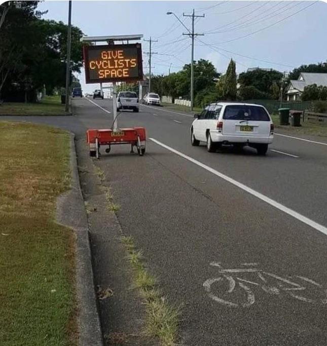 AustroAncap's tweet photo. Classic example of government trying (or pretending) to help. https://t.co/4hfIvY7ONM