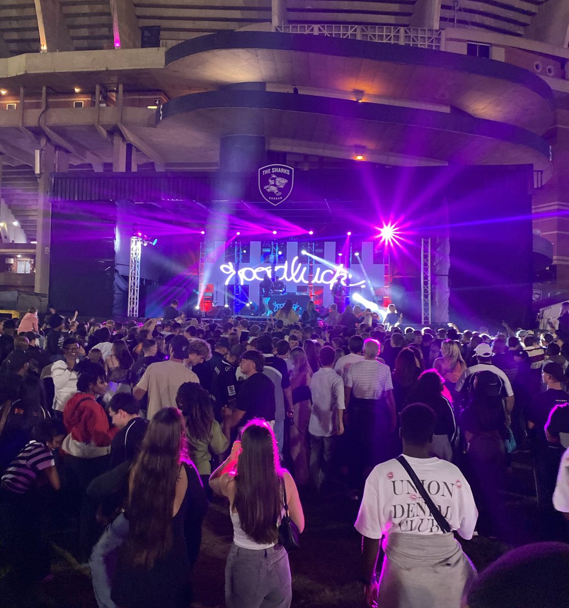 CHAMPIONS! And now we are HERE! 🖤🤍🏆 

<a href="/Vodacom/">Vodacom</a> #URC #SHA