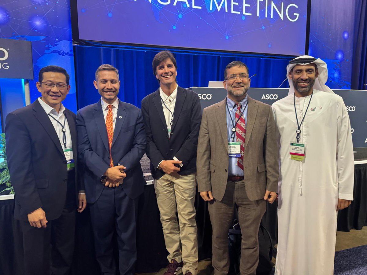 barrosonco's tweet image. A pleasure to meet in person great #RadOncs #Medtwitter 
@IAbuGheidaMD @StevenLin_MDPhD 
This is #ASCO25 @ASCO @alshamsi2000 @Rafiullahkhan